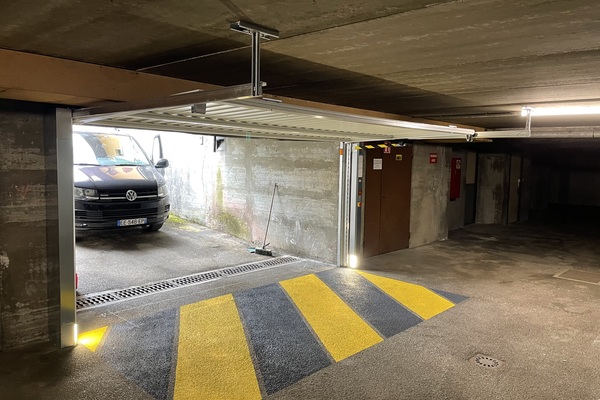 Installation Porte de garage de copropriété SAFIR S424 - Copropriété Les Besseaux - Thônes, 74230 Haute-Savoie