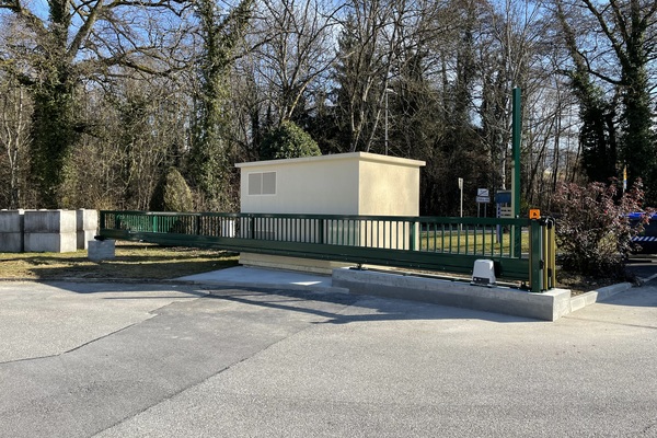 Installation d'un portail coulissant automatique industriel - Parc Altaîs à Chavanod 74650
