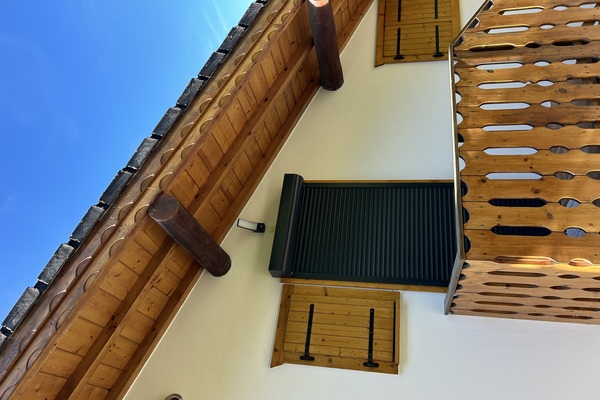 Installation d'on volet roulant aluminium avec motorisation SOMFY RS100 io (moteur garantie 5 ans) - 74110 MORZINE