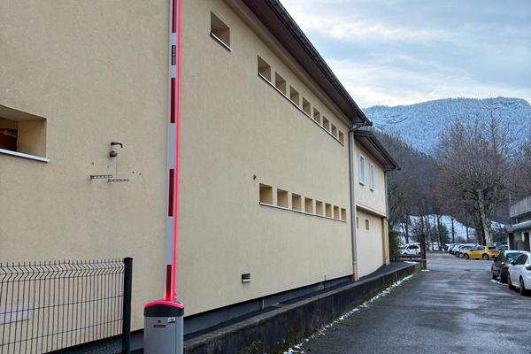 BARRIERE LEVANTE A LED HORMAN A LED HORMANN SH50